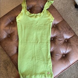 Hollister Tank Size M